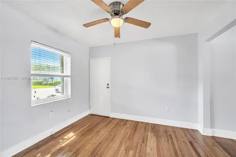 7621 SW 55th Avenue Miami FL 33143