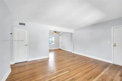 7621 SW 55th Avenue Miami FL 33143