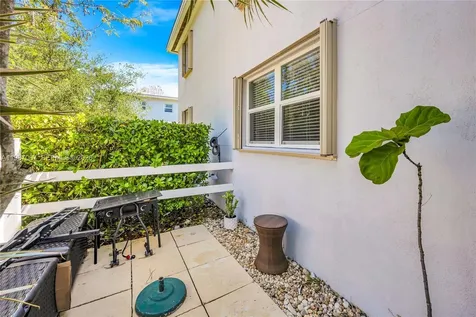 7621 SW 55th Avenue Miami FL 33143