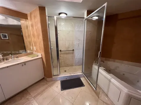 17555 Atlantic Boulevard Sunny Isles Beach FL 33160