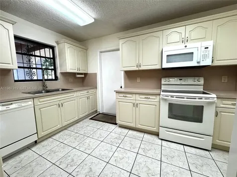 2835 SW 108th Place Miami FL 33165