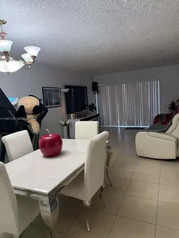 1900 W 68th Street Hialeah FL 33014
