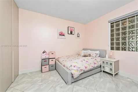 3330 NE 190th Street Aventura FL 33180