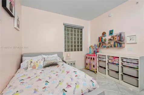 3330 NE 190th Street Aventura FL 33180