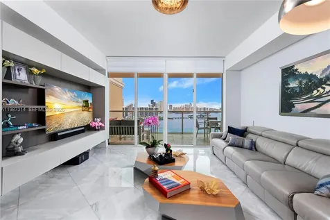 3330 NE 190th Street Aventura FL 33180
