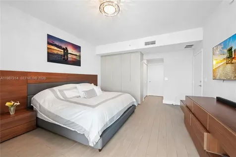 3330 NE 190th Street Aventura FL 33180