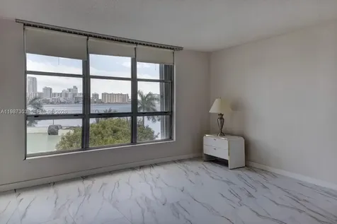 3600 Mystic Pointe Drive Aventura FL 33180