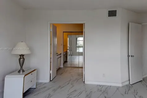 3600 Mystic Pointe Drive Aventura FL 33180