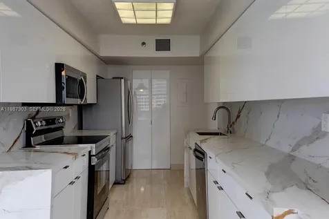 3600 Mystic Pointe Drive Aventura FL 33180