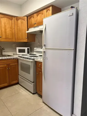 5201 NW 7th Street Miami FL 33126