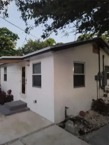 512 NW 96th Street Miami FL 33150