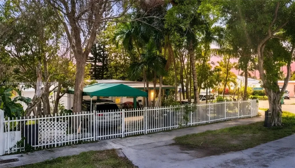 4661 SW 101st Avenue Miami FL 33165