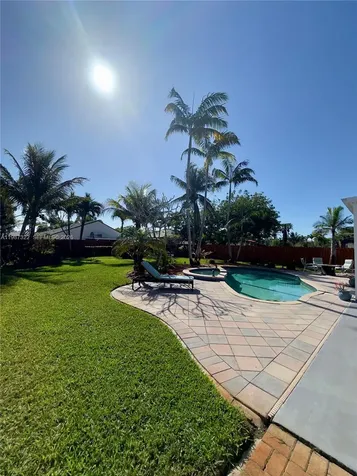 2319 NW 193rd Avenue Pembroke Pines FL 33029