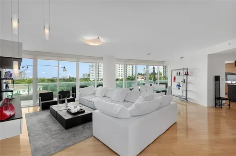 19955 NE 38th Court Aventura FL 33180
