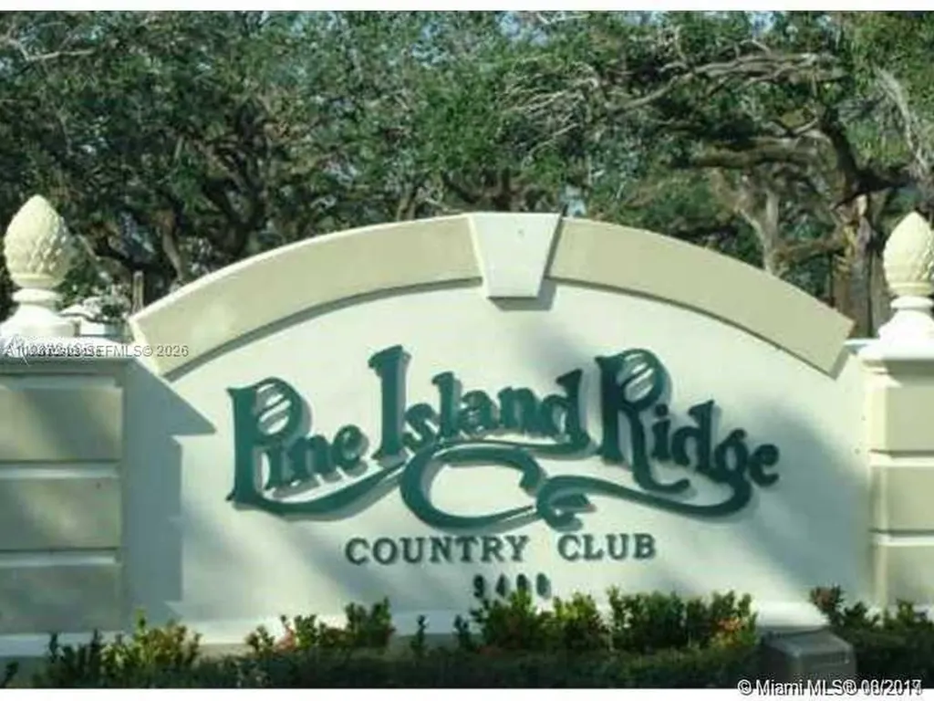 9520 Seagrape Drive Davie FL 33324