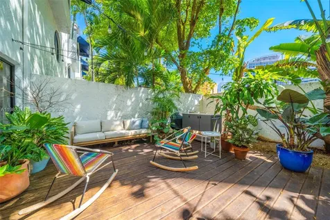3237 Mary Street Miami FL 33133