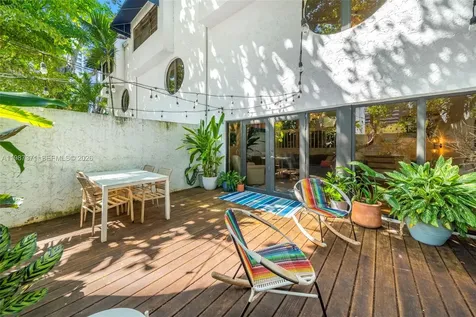 3237 Mary Street Miami FL 33133