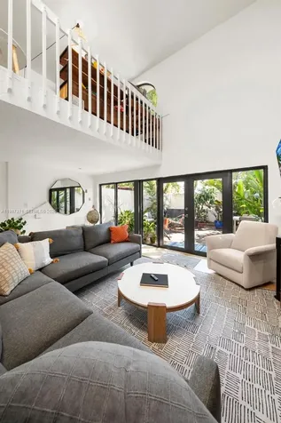 3237 Mary Street Miami FL 33133