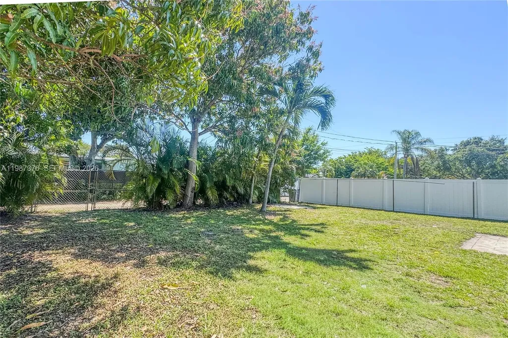 1911 N 44th Avenue Hollywood FL 33021