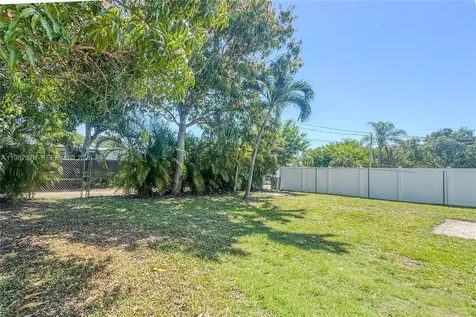 1911 N 44th Avenue Hollywood FL 33021