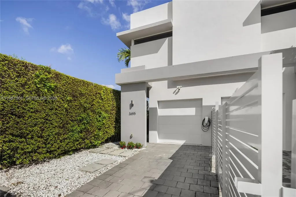 3655 SW 25th Street Miami FL 33133