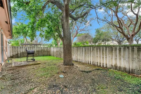 19269 NW 14th Street Pembroke Pines FL 33029