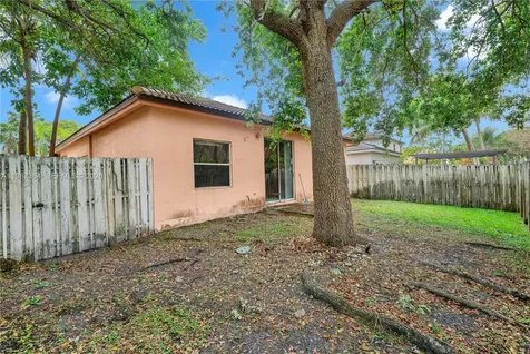 19269 NW 14th Street Pembroke Pines FL 33029