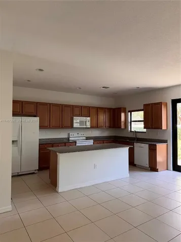 772 NE 191st Terrace Miami FL 33179