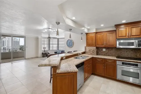 5555 Collins Avenue Miami Beach FL 33140