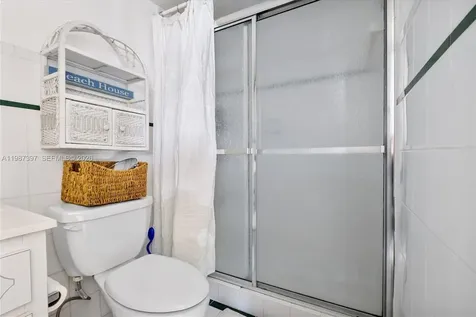 5555 Collins Avenue Miami Beach FL 33140