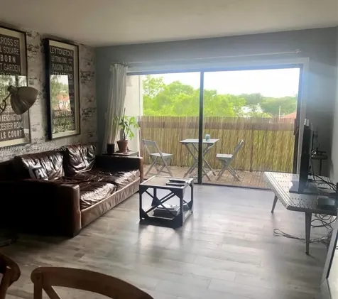 10317 NW 9th Street Circle Miami FL 33172