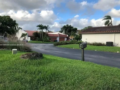 534 NE 195th Street Miami FL 33179