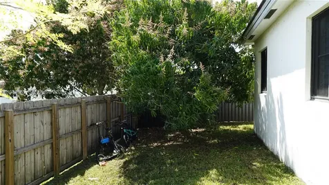 16869 SW 109th Place Miami FL 33157