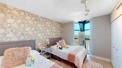 1000 W Island Boulevard Aventura FL 33160