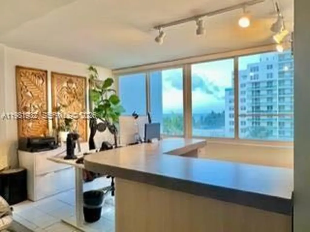 5005 Collins Avenue Miami Beach FL 33140