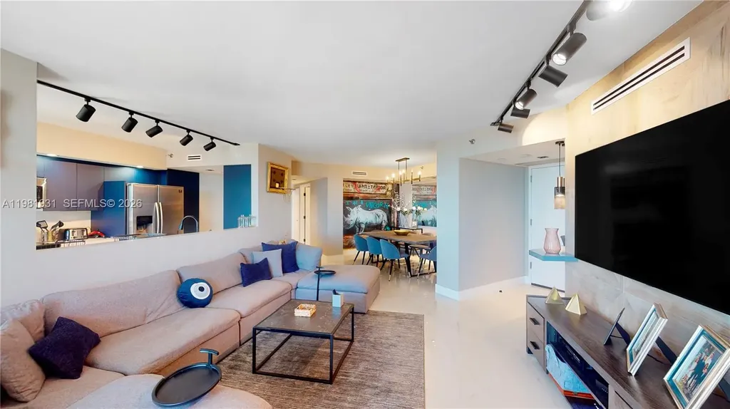 1000 Island Boulevard Aventura FL 33160