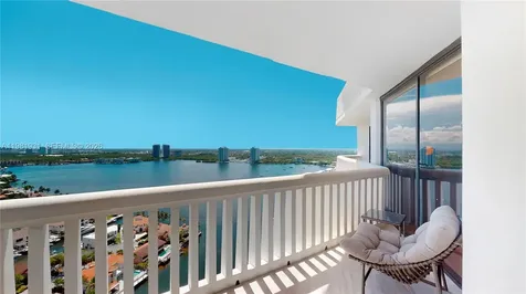 1000 Island Boulevard Aventura FL 33160