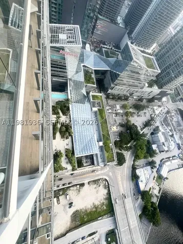 68 SE 6 Miami FL 33131
