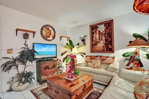 425 SE 11th Terrace Dania Beach FL 33004