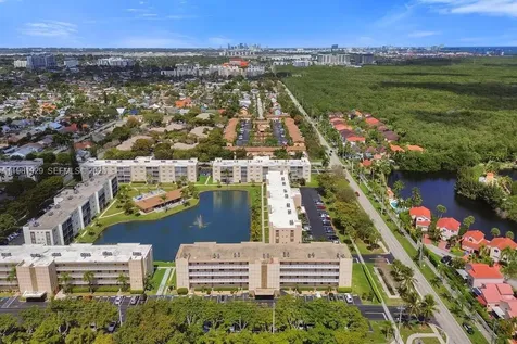 425 SE 11th Terrace Dania Beach FL 33004