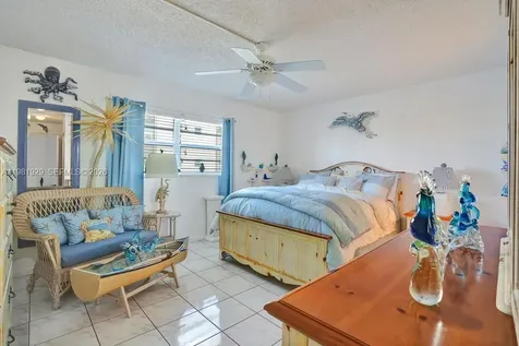 425 SE 11th Terrace Dania Beach FL 33004