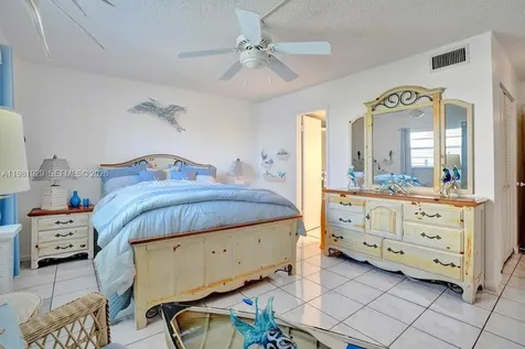 425 SE 11th Terrace Dania Beach FL 33004