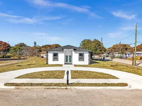 803 20th N Street Fort Pierce FL 34950