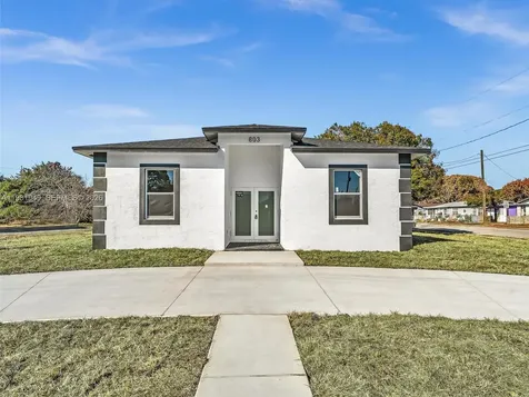 803 20th N Street Fort Pierce FL 34950