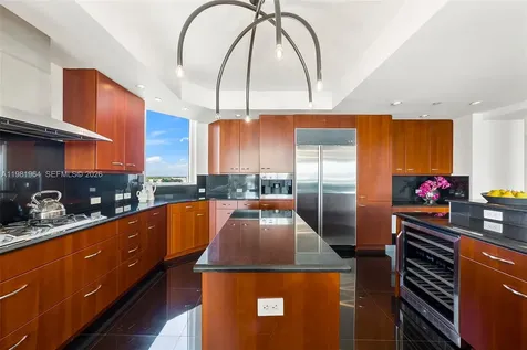 6000 Island Boulevard Aventura FL 33160