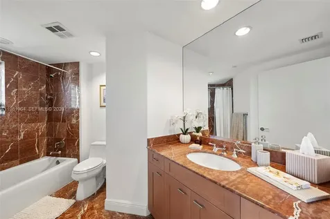 6000 Island Boulevard Aventura FL 33160
