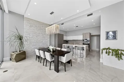 2900 NE 7th Avenue Miami FL 33137