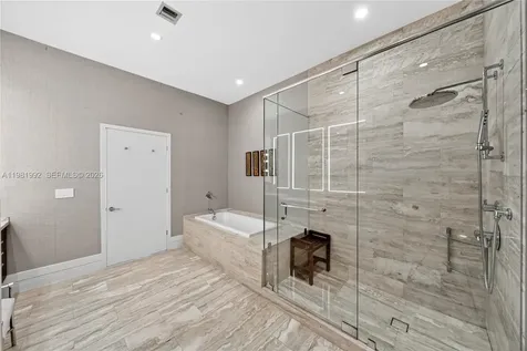 2900 NE 7th Avenue Miami FL 33137