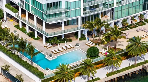 2900 NE 7th Avenue Miami FL 33137