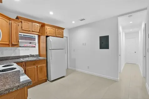 6761 SW 13th Terrace Miami FL 33144